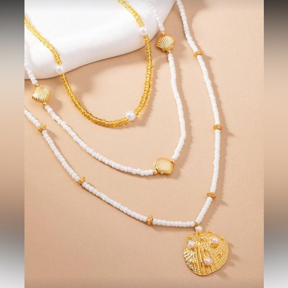 Elegant White Shell Necklace R35 - Picture 4 of 4